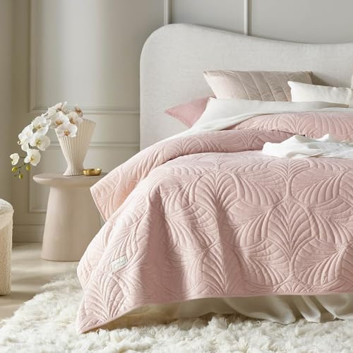 room99 Feel Élégant Dessus de lit Moderne 170 x 210 cm 2 Personnes matelassé idéal comme jeté de canapé ou Couvre-lit Velours Velvet Rose poudré