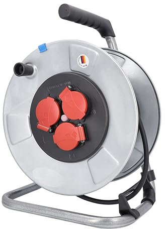 as - Schwabe Metallkabeltrommel, 50 m H05RR-F 3G1,5 Leitung 230V / 16A, mit 3 roten Schutzkontaktsteckdosen inkl. Klappdeckel & Thermoschutzschalter, IP44, Made in Germany, Silber, 10316