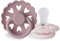 FRIGG Fairytale Schnuller 2 Packung | Silikon Schnuller | BPA-Frei | Hergestellt in Dänemark | Symmetrischer Sauger in Kirschform| (Twilight Mauve/White Lilac, Größe 1 (0-6 Monate))