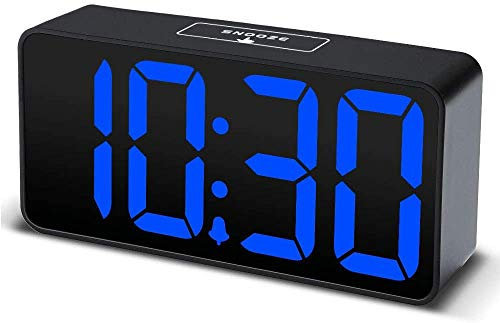 Eachui LED Digitaler Wecker mit USB-Ladeanschluss, Große Ziffern Display, Lauter Alarm, Helligkeit und Lautstärke Regelbar, Snooze, 12/24HR, Tischuhr Netzbetrieben (Blau)