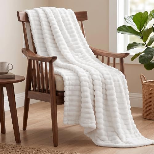 Utopia Bedding Fluffy Striped Fleece Blanket Off White Throw, 127x152 cm | Cosy Warm Ribbed Blanket For Bed, sofa & Couch, Soft Lightweight Gift Throw
