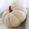 Coussin Citrouille, Coussin Forme de Citrouille Crème Blanc, Coussin Décoratif d'automne, Coussin Esthétique pour Canapé en Velours Teddy, Halloween Décoration Maison(Off-White,20cm)