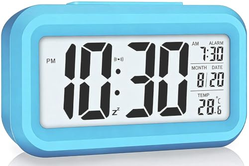 Lesipee Digital Alarm Clock for Bedroom, Desk Clock, Battery Powered Smart Digital Clock with Night Light, 12/24 Hour Display, Snooze Function for People