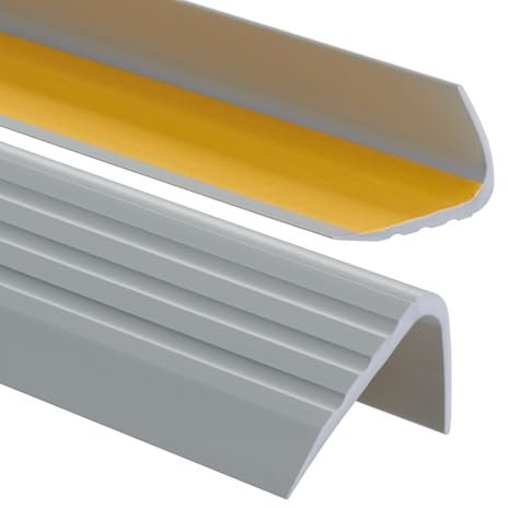 PerfectPVC PVC Treppenkantenprofil selbstklebend 65x40mm 1,80m Antirutsch-Profil Treppenprofile Kantenschutz Winkelprofil aus Kunststoff für Treppenstufen Treppen Grau