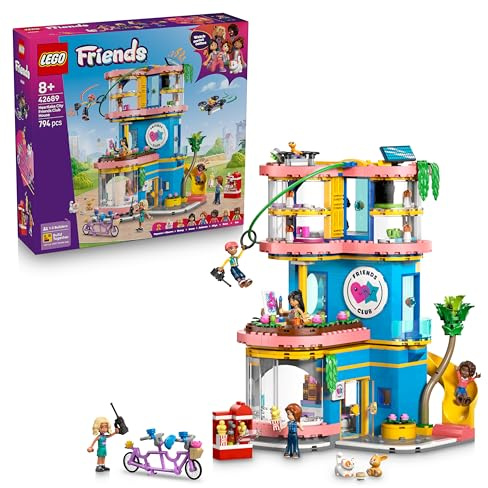 LEGO Friends Vännernas klubbhus i Heartlake City – Byggset med 5 minidockor, katt, geckoödla, kanin – Leksak för barn med zipline, rutschkana och kök – Present för flickor och pojkar från 8 år – 42689