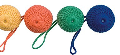 Rudolphs Skattkista, babyleksak, mjuka babybollar, röd, Ø 50 mm, ny boll, ull, stickad, snöre, trådspel, träspel, brädspel, motorik, spel, figur, träfigur, trädekoration, träsp