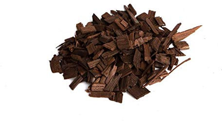 50 g de virutas de madera de roble americano medianas o pesadas tostadas – para añadir en vino o cerveza – da un bonito sabor a barril de madera (tostado medio)