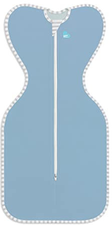 Love To Dream Swaddle Up, Neugeborene 2,2–3,8 kg – Blau, Enge Passform, unterstützt gesunden Schlaf, 1,0 Tog – Für 20–24 °C, maschinenwaschbare Baumwolle, Doppelreißverschluss, Von Hebammen empfohlen