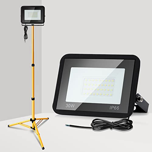 Yakimz Foco LED para construcción con trípode, 30 W, IP66, resistente al agua, 3000 K, blanco cálido, 2550 lm, foco exterior para construcción, garaje (sin enchufe)