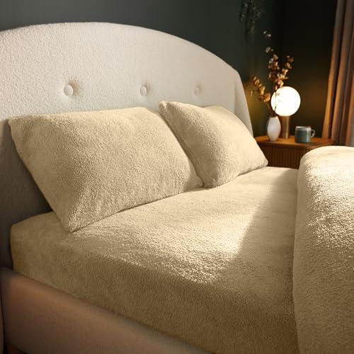 Silentnight Teddy Fleece Fitted Sheet King - Natural Teddy Bear Fleece Bottom Sheet Warm Cosy Fluffy Winter Fitted Sheet Deep Fitting with Elasticated Corners - King - Natural