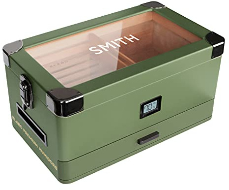 Klaro Humidor MIlitar con Monograma, Verde Mate, Higrómetro Digital, Cedro Español, Solución para Humidor, Sistema Hidrico y Cajón de Accesorios, Capacidad para 50-100 Puros