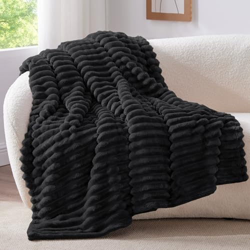 BEDELITE Fluffy Fleece Blanket Cosy Soft Throw, 127x152 cm, Black | Striped Design, Decorative for Sofa Bed Couch, Warm Gifts for Women and Girls