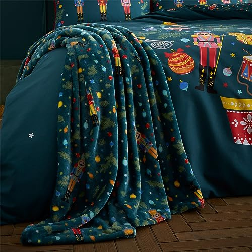 Catherine Lansfield Christmas Nutcracker Fleece Cosy 130x170 cm Blanket Throw Green