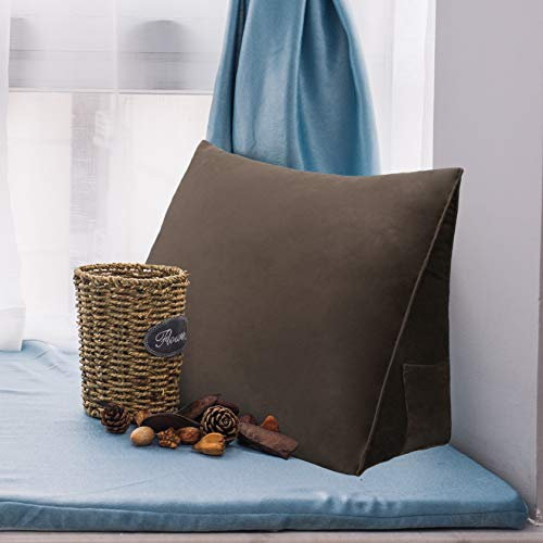 Johnear Rückenkissen Bett Keilkissen Sofa Rückenlehne Lesekissen, Lehnenkissen Dreieckige Kopfkissen Lendenkissen mit abnehmbarem Samt Bezug (Braun, 45cm)