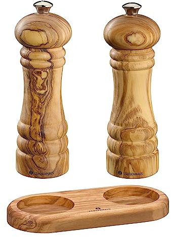 Zassenhaus Mühlenset BERLIN Olivenholz 18 cm inklusive Untersetzer | Geschenkset | Pfeffermühle & Salzmühle | mit stufenlos verstellbarem Keramikmahlwerk | befüllte Gewürzmühlen | Ø 5,9 cm, H: 18 cm
