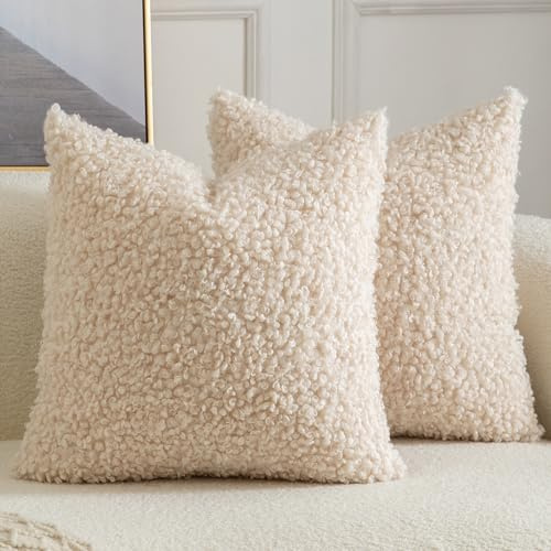 YAERTUN Pack of 2 Faux Fur Cushion Covers Decorative Sherpa Boucle Throw Pillow Covers Fuzzy Soft Sheepskin Fleece Pillowcases for Couch Sofa Bed Living Room 16x16 Inch 40x40cm Beige