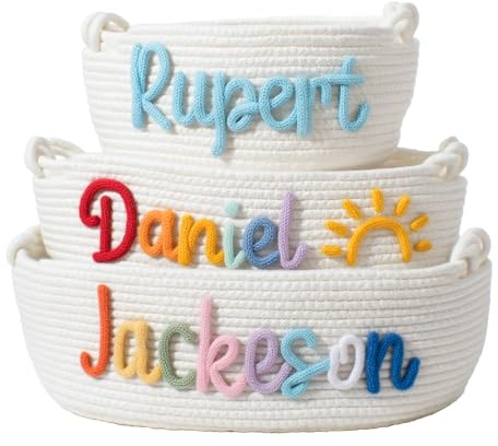 REQTYUI Cesto Personalizzato con Nome del Bambino - Organizer Personalizzato in Corda di Cotone Ricamata, Portapannolini e Contenitore per Cameretta Regalo per Neonati, Bambini Piccoli - Regalo per