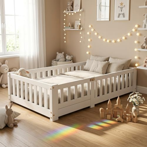 Julyue Barnsäng 90 x 200 cm med staket och dörr, Montessori golvsäng med skydd och ribbotten, träsäng för barnrum, enkelsäng för pojkar och flickor