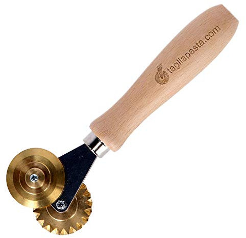 Rotella Tagliapasta | Taglia Pasta Sfoglia Fresca | Doppia Lama Liscia e Dentata | Diametro 38 mm in Ottone con Impugnatura in Legno | Tagliapasta.com [Made in Italy]