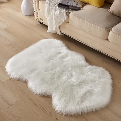 HARESLE Weiß Teppich Wohnzimmer,Kunstfell Teppich Waschbar,Hochflor Teppich Kinderzimmer,Lammfell Teppich Klein Bettvorleger,Fellteppich Schlafzimmer（Weiß-Unregelmäßig, 60x120 cm）