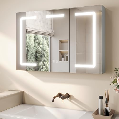 SONNI 3 Türiger Spiegelschrank Bad mit Beleuchtung, 90cm Breit Grau LED Badezimmer Spiegelschrank mit Anti-Beschlag, Steckdose, 3 Lichtfarben, Dimmbar, Vollständig Montiert