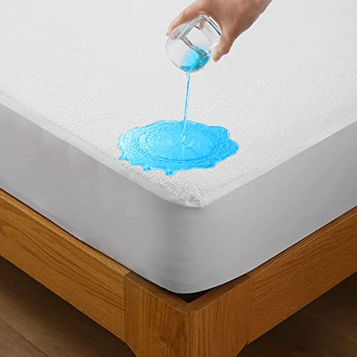 Bedecor Protector Colchón 135x190 Impermeable, Funda Colchon de Rizo Transpirable y Hipoalergénico, Algodón Cubre Colchon con Faldón Elástico de 30cm de Profundidad