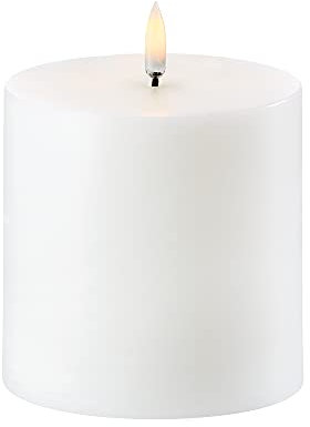 UYUNI - LED Pillar Candle - Nordic White - 10,1 x 10,1 cm (UL-PI-NW-C10110)