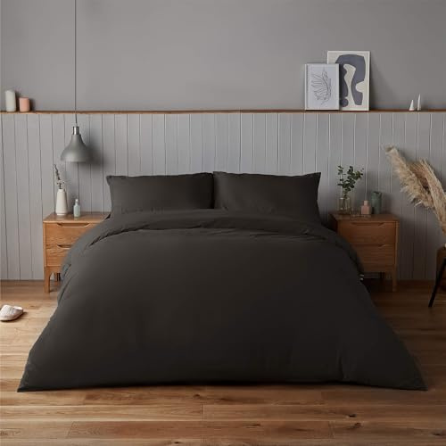 Silentnight Supersoft Duvet Set - Cosy & Comfortable Delicate Touch - Luxurious Easy Care Microfibre with Button Fastening - Stylish & Modern Duvet Quilt Cover + Pillowcase Bed Set, Black, King