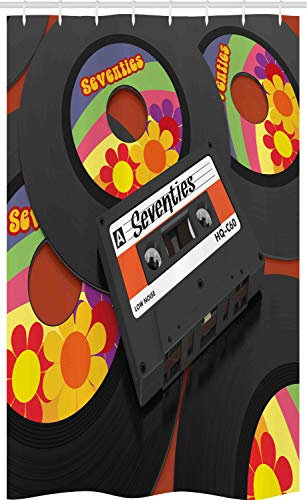 ABAKUHAUS Festa Anni '70 Tenda da Doccia Stalla, 70 Cassette in Vinile, Set per Il Bagno in Tessuto con Ganci, 120 cm x 180 cm, Multicolore