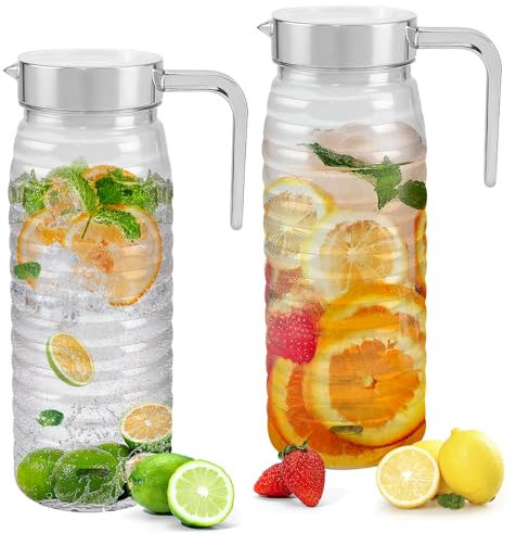 ADERTOS 2 Jarras de Agua Transparentes 1,1L con Tapa y Asa - Jarra de Plástico para Bebidas Frías/Calientes, Agua, Jugo, Café, Zumo y Vino - Jarra de Plástico Reutilizable, Resistente a Roturas
