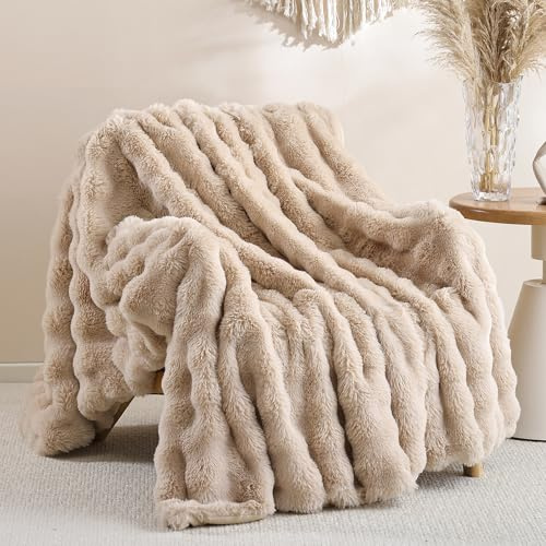 Smoofy Faux Fur Throw Blanket for Couch - Linen Super Soft Cozy Bubble Blanket, Fluffy Plush Fuzzy Throw for Sofa & Bed, Thick Lightweight Warm Blanket, Luxury Aesthetic Gift for Women 50x60