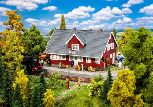 Schwedischer Bahnhof, 5.4 cm x 27.5 cm x 38.9 cm
