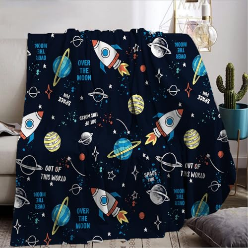Couverture Enfant Espace 150 x 200 cm - Couverture de fusée Spatiale - Couverture Douillette - Motif fusée - Motif Ciel étoilé - Planète - en Flanelle Douce - pour Enfants garçons - C, 150 x 200 cm