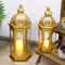 JHY DESIGN 2er-Set Dekorative Kerzenlaternen 50&38 cm Hoch Kerzenhalter für den Außenbereich Vintage-Kerzenständer aus Metall für Garten Veranda Partys Hochzeiten Terrasse Innenbereich Wohndeko (Gold)