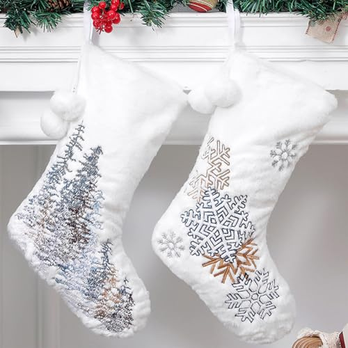 AOTOPYU 2 Piezas Blanco Calcetines Navidad Chimenea, Copo de Nieve y Bosque Calcetín Navideño, Calcetín Navidad Personalizado, para Colgar Accesorios de Decoración del árbol de Navidad