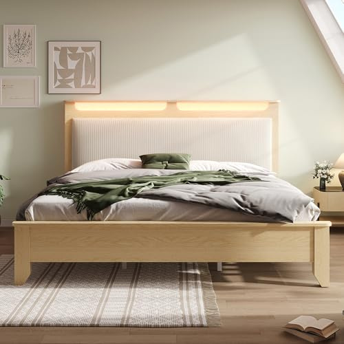 PUGSDRLY Lit Double en Bois Massif 160×200cm avec tête de lit dotée d'un Espace de Rangement, éclairage LED et Dossier rembourré en Velours côtelé Beige. Le lit est équipé d'un sommier en Bois