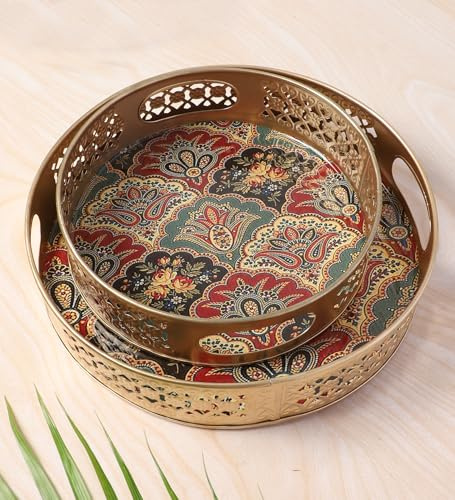 Två mustascher traditionell design metall runda serveringsbrickor set (20 cm och 25 cm), serveringstallrikar för hem, fat för te/kaffe/frukt/mellanmål, dekorativ Pichwai-bricka, gyllene, förpackning
