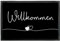 True Statements Fußmatte „Willkommen“ - Herzlinie - lustige Deko-Türmatte als Geschenk zum Einzug für innen und außen – Eingangsteppich mit verschiedenen Designs - dünn, rutschfest, 90 x 60 cm