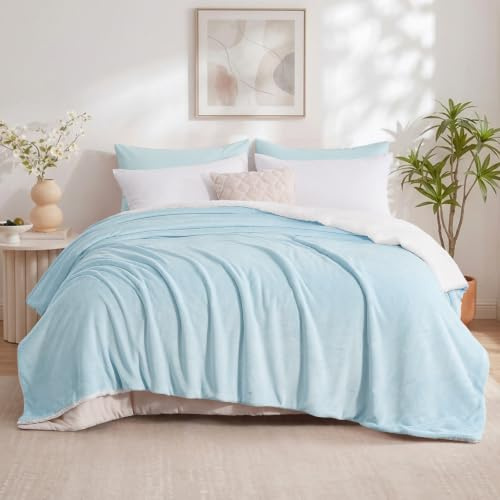 Aisbo Sherpa Fleece Sofa Blanket – 220 x 240 cm Winter Sofa Throw, 220 x 240 cm, Light Blue, Sheep for 2 People, Soft and Warm