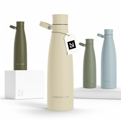 LARS NYSØM Trinkflasche Edelstahl 750ml | Isolierflasche 0,75 Liter | Auslaufsichere Wasserflasche für Sport, Fahrrad, Hund (Almond Beige, 750ml)