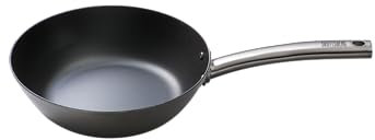 SKOTTSBERG Carbonstahl Wok - Ø 24 cm – vorgebrannt & PFAS‑frei, 2,5 mm Boden, hitze- & Kratzfest - für Induktion, Gas, Ceran, Grill & Ofen