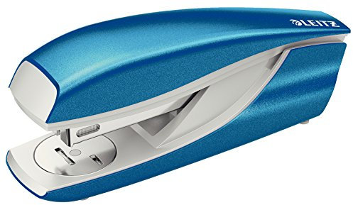 Leitz Heftgerät, 30 Blatt Tacker mit 200 Heftklammern, Hefter aus Metall mit Kunststoffelementen, WOW Serie, Blau, 55021036