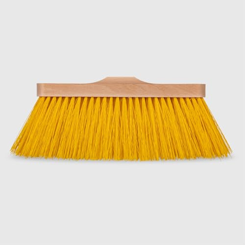 La Briantina Scopa Legno Olga – Setole Rigide e Ondulate in PVC – Assicella in Legno – Filetto Italiano – Per Uso Esterno