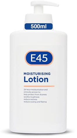 E45 Moisturising Lotion 500 ml – Body Lotion – Tägliche Feuchtigkeitscreme für trockene Haut und empfindliche Haut – Schützt vor Trockenheit, reduziert Rötungen und Schuppenbildung
