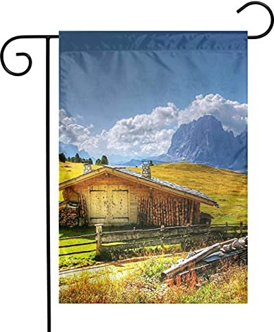 Bandera de jardín Hermoso paisaje natural Cabaña de troncos Patio de la casa Banner al aire libre para decoraciones de patio de fiesta y jardín 30X45CM