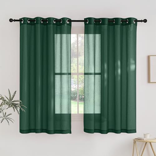 PONY DANCE Voile Gardinen Grün Transparent Ösenvorhang 2er Set H 160 x B 140 cm Kurze Vorhänge Schlafzimmer Modern Vorhang Leinenoptik Ösenschal Luftig Dekoschal, Dunkelgrün