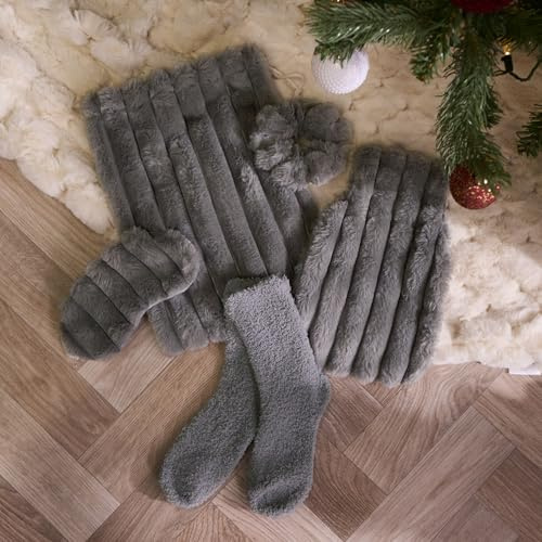 OHS Hot Water Bottle Gift Set Grey, Stocking Fillers Ribbed Faux Fur Winter Christmas Gifts Soft Warm Cosy Gifts for Women - 750ml Hwb, Eye Mask, Fluffy Socks, Fluffy, Scrunchie, Draw String Bag
