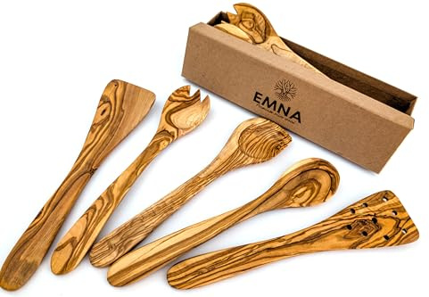 EMNA – köksredskapsset i 5 delar i olivträ | ca 30 cm | Exklusiv presentförpackning | Design kocksked med spetsigt hörn | salladsbestick | platt och slitsad spatel | födelsedag kvinna