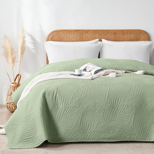 VIVA FINO Couvre-lit 240x260 cm Vert Clair,Boutis Matelassé en Polyester Doux,Motif Feuilles Décoratif,Confort Léger et Doux,pour Lit Double et Canapé,Convient à Toutes Les Saisons