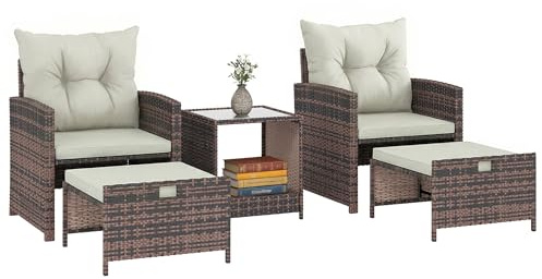 Outsunny Set Salotto da Giardino in Rattan 5 Pezzi, Set di Mobili da Giardino con 2 Poggiapiedi Salvaspazio, 2 Poltrone, Tavolo da Caffè a 2 Livelli, Cuscini, per Esterno Balcone Patio, Marrone/Crema